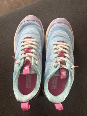 Rugged Shark Women's Light Blue & Pink Athletic Sneakers